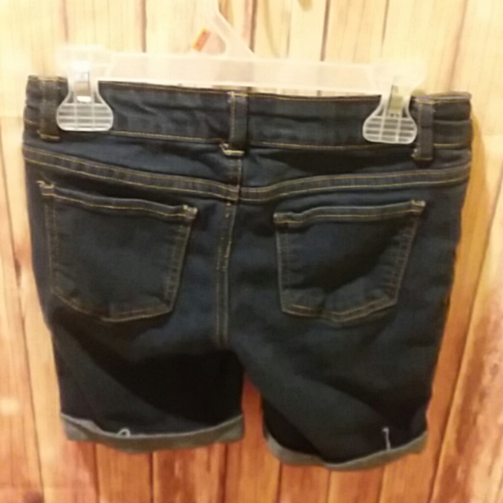 Girl's Aeropostale jean shorts. Size 7